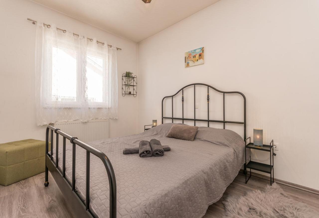 Villa Lucija Biograd Na Moru Bagian luar foto