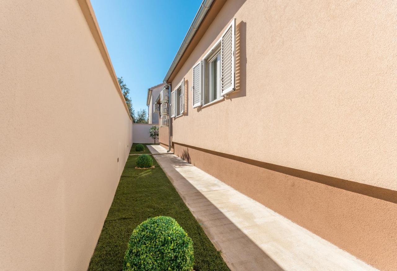 Villa Lucija Biograd Na Moru Bagian luar foto